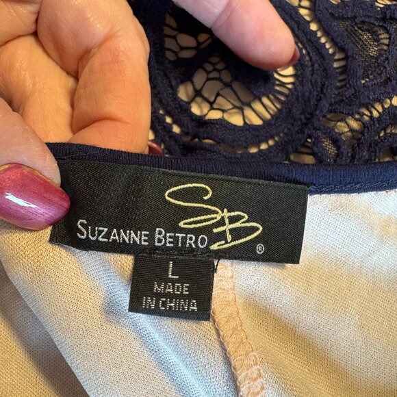 ❤️GORGEOUS LACE TOP w/NUDE LINING LARGE - Picture 5 of 5